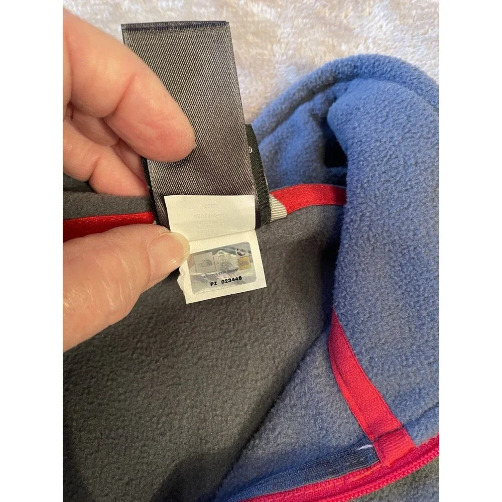 The North Face 1/4 Zip Shirt Men’s M Gray Red Accents Long Sleeve EUC